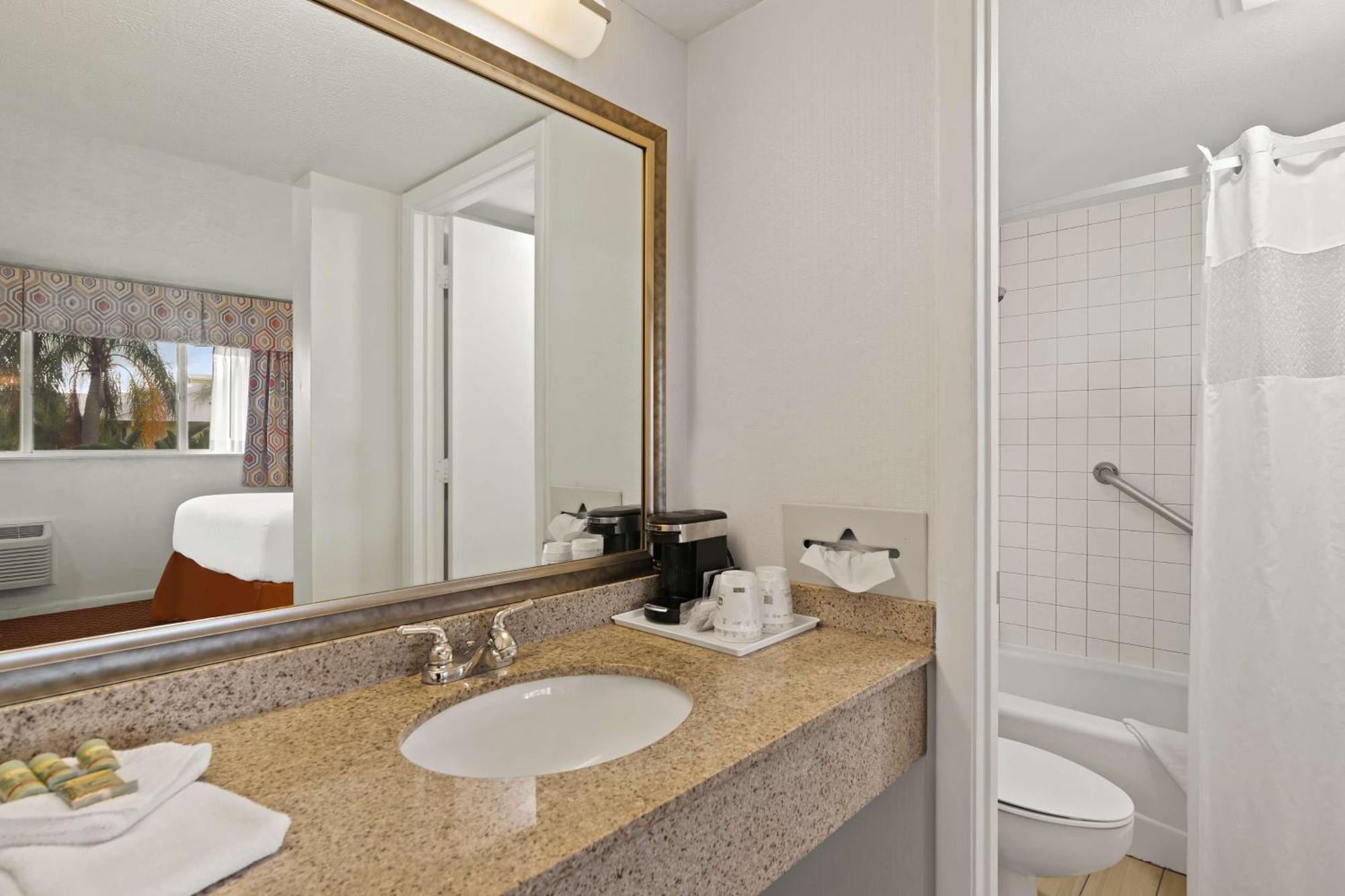 เบสต์ เวสเทิร์น พอร์ต เซนต์ ลูซี Hotel Port St. Lucie ภายนอก รูปภาพ