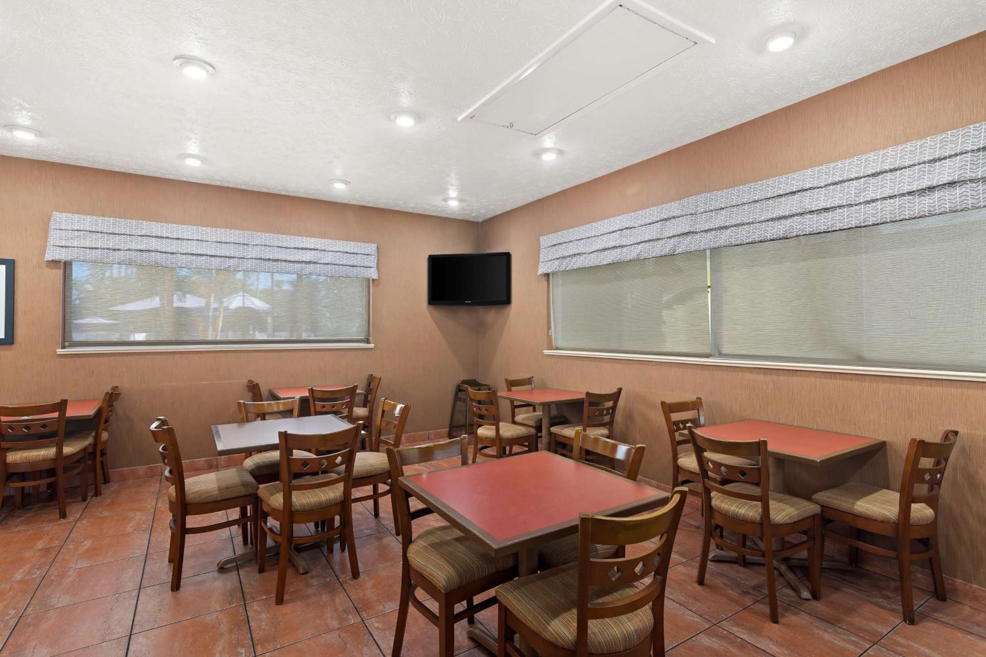 เบสต์ เวสเทิร์น พอร์ต เซนต์ ลูซี Hotel Port St. Lucie ภายนอก รูปภาพ